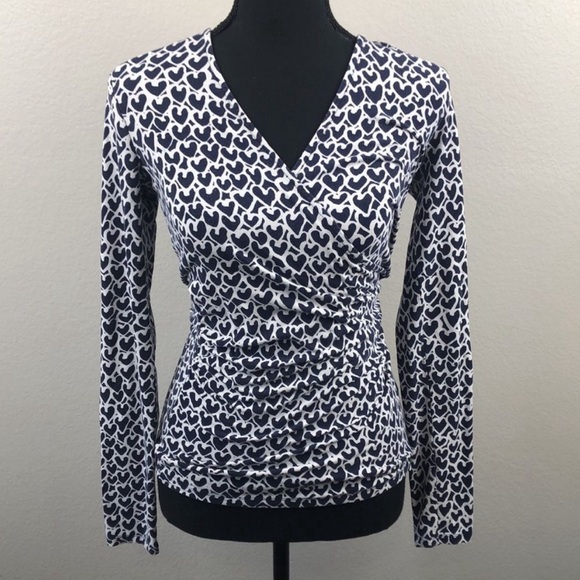 Boden Navy/White Heart Print Faux Wrap V-Neck Long Sleeve Ruched Side Top - Picture 2 of 6